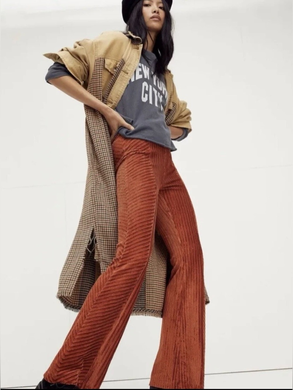 Free people slim pull-On velvet flare pants
